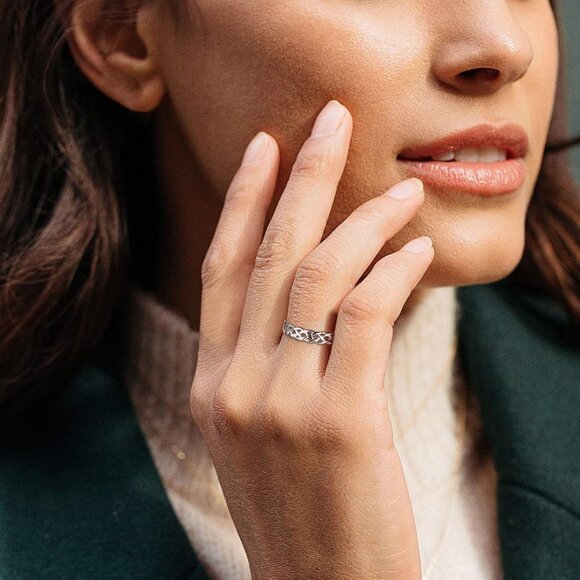 925 Sterling Silver Celtic Knot Eternity Wedding Band for Women, 4 mm Wide, Size - Picture 2 of 6